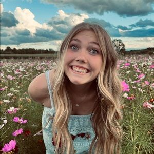 Meet your Posher, Mady